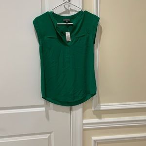 Green short sleeve top